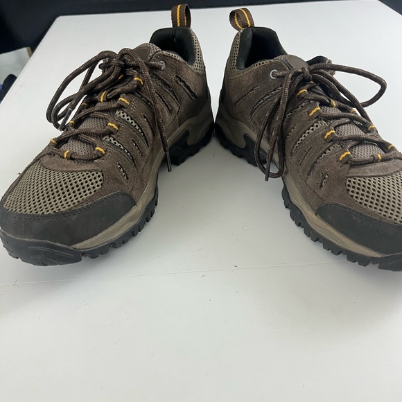 Columbia hiking shoes - Picture 3 of 9